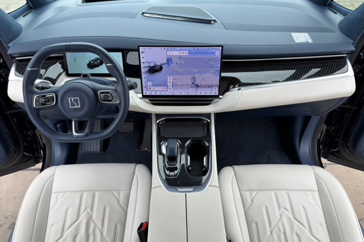 Used Zeekr 009 2024 7-Seater Walk-Through Version Four-Wheel Drive 108 kWh
