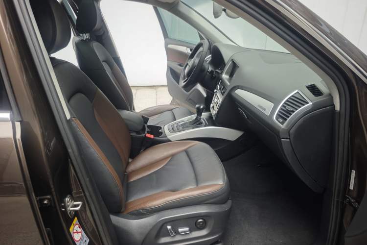 Used Audi Q5 2017 Plus 40 TFSI Technology Model
