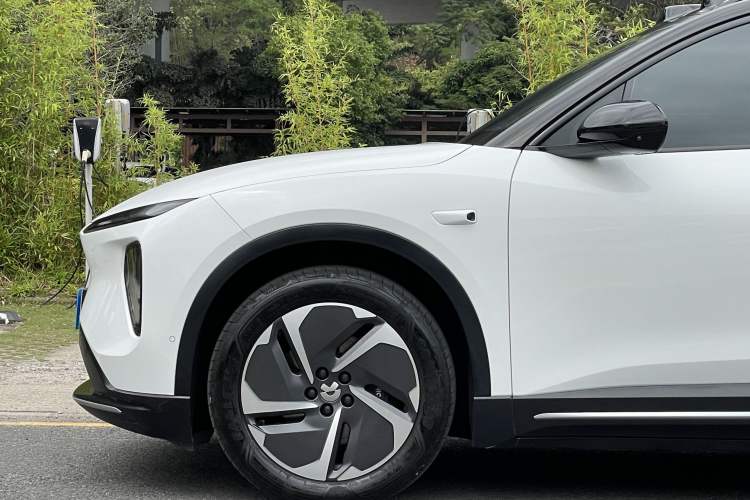 Used Nio ES6 2024 75 kWh Exterior 3