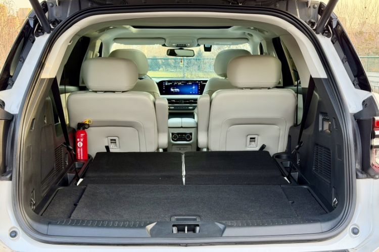 Used Ford Explorer 2023 EcoBoost 285 Four-Wheel Drive Red Gold Edition 6 Seats
