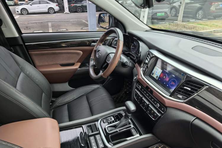 Used GAC Trumpchi GS8 2019 390T Two-Wheel Drive Luxury Smart Connectivity Version (7 Seats) Interior 12