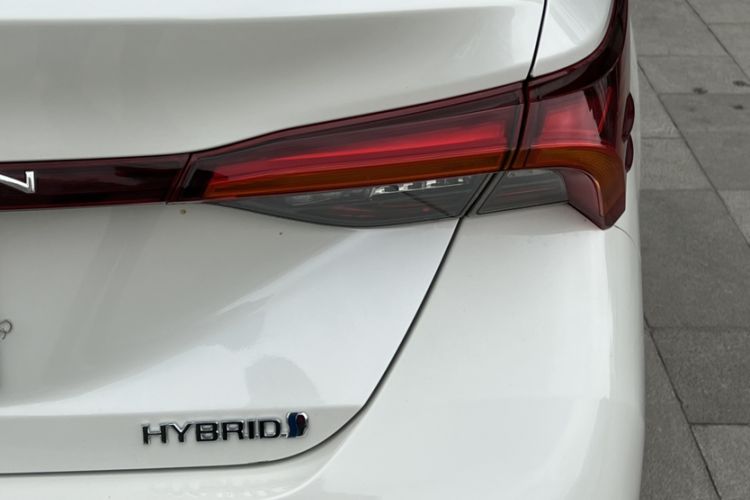 Used Toyota Avalon 2019 Dual-Engine 2.5L Luxury Edition China VI Standard