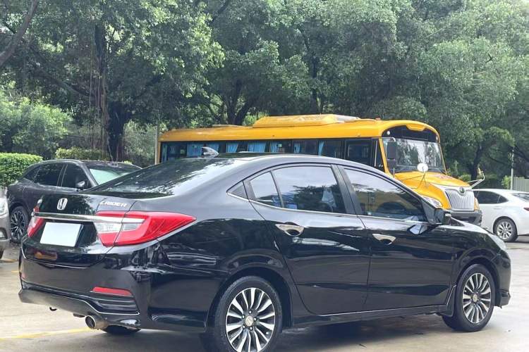 Used Honda Crider 2015 1.8L automatic comfort version Exterior 6