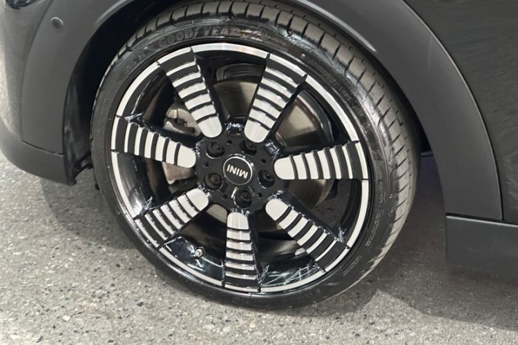 Used MINI 2023 Updated 2.0T COOPER S Artist Exterior 1