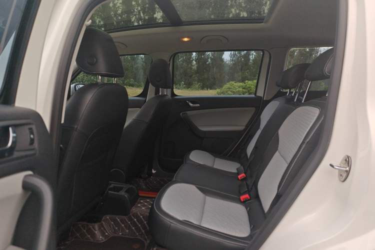 Used Skoda Yeti 2016 1.4TSI DSG Advanced Edition Interior 4