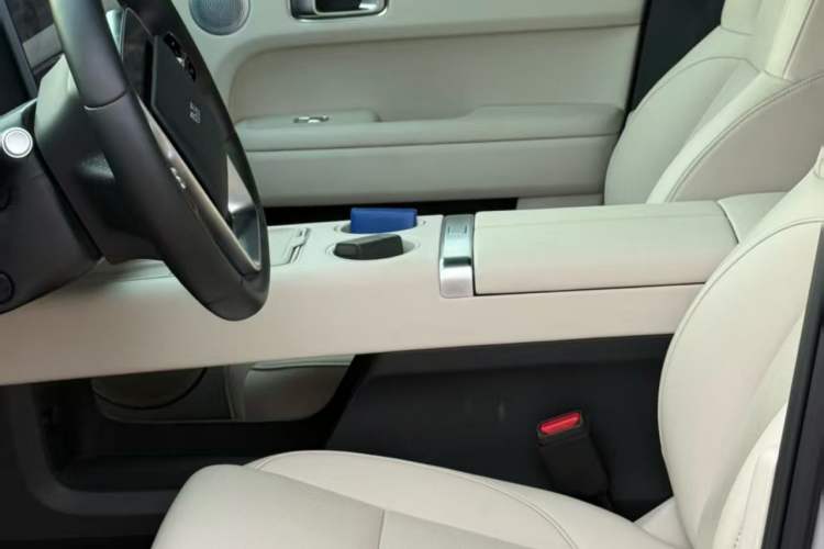 Used Li Auto L6 2024 Pro Model Interior 8