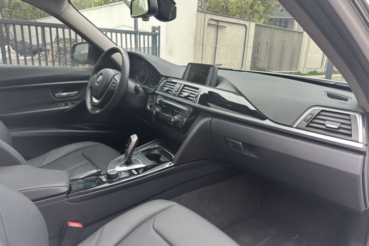 Used BMW 3 Series 2017 320Li Fashion Model
