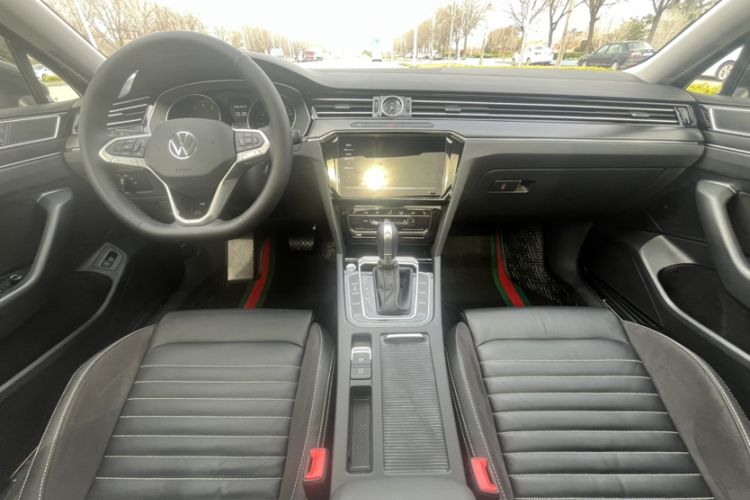 Used Volkswagen Magotan 2020 330TSI DSG Leading Model Interior 1