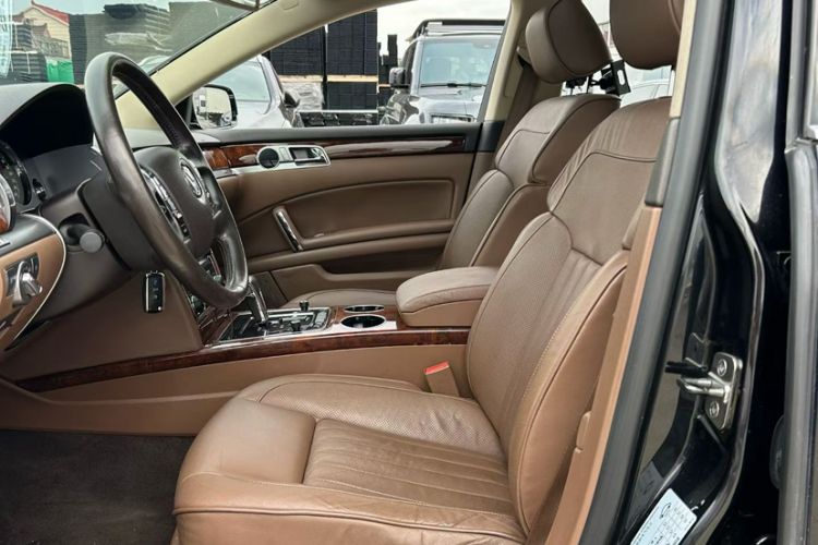 Used Volkswagen Phaeton 2014 3.0L Business Model
