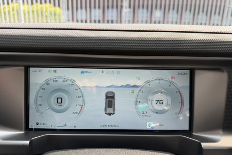 Used JETOUR Traveler 2023 2.0T All-Wheel-Drive CrossPRO Odometer Close Up