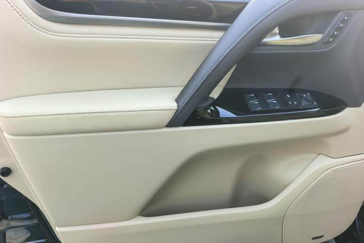 Used Lexus LX 2017 570 Dynamic Luxury Edition
