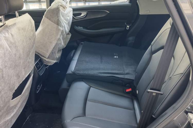 Used Roewe RX5 2025 PLUS 330TGI Automatic Trendsetting Smart Edition Interior 1