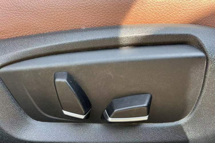 Used BMW 5 Series 2014 525Li Leading Model