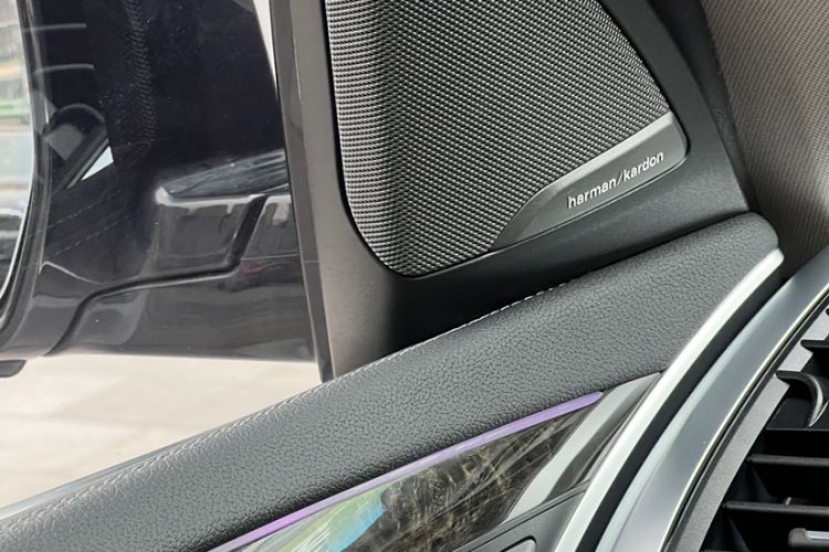 Used BMW X3 2020 xDrive30i Luxury Model with M Sport Package Interior 9