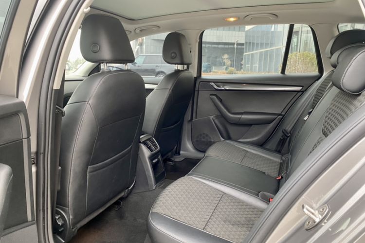 Used Skoda Octavia 2019 TSI280 DSG Luxury Edition Station Wagon China VI Standard
