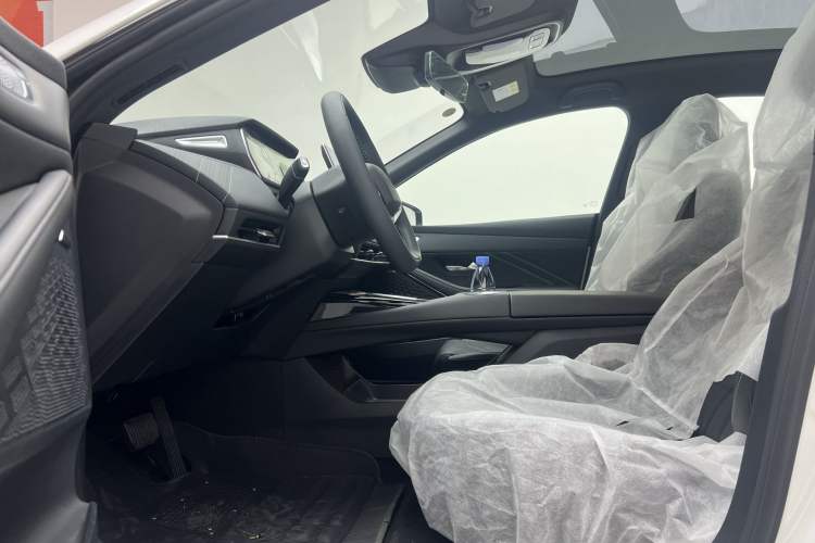 Used Deepal SL03 2025 Revised Version Range-Extended Elite Edition Interior 3