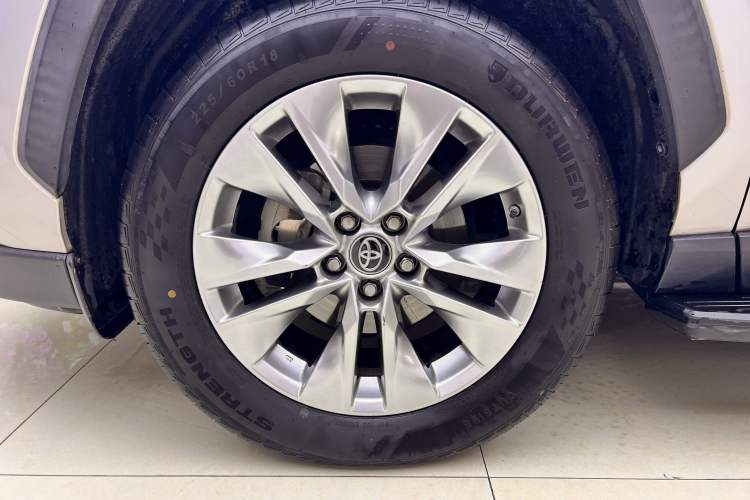 Used Toyota Wildlander 2020 Dual-Engine 2.5L E-CVT Two-Wheel Drive Prestige Edition Interior 8