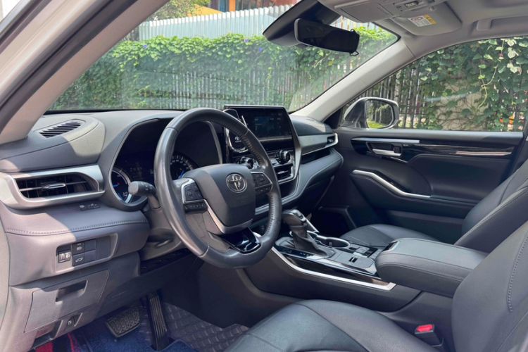 Used Toyota Highlander 2022 Dual-Engine 2.5L Four-Wheel Drive Prestige Version 7 Seats