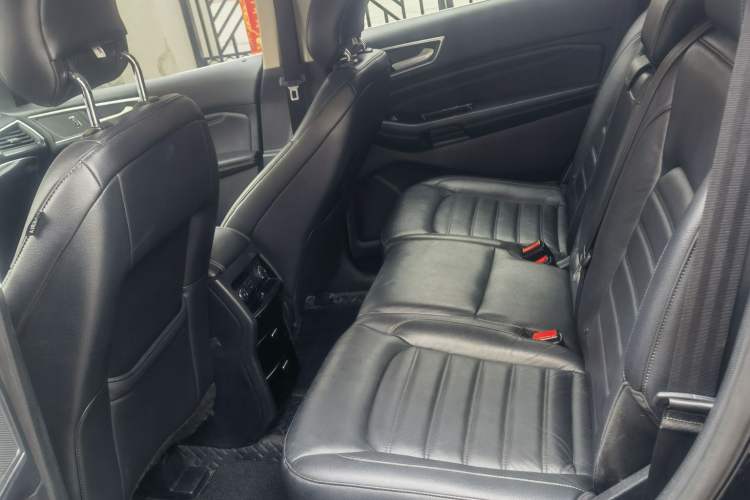 Used Ford Edge 2018 EcoBoost 245 Two-Wheel-Drive Titanium 7-Seater China V Standard
