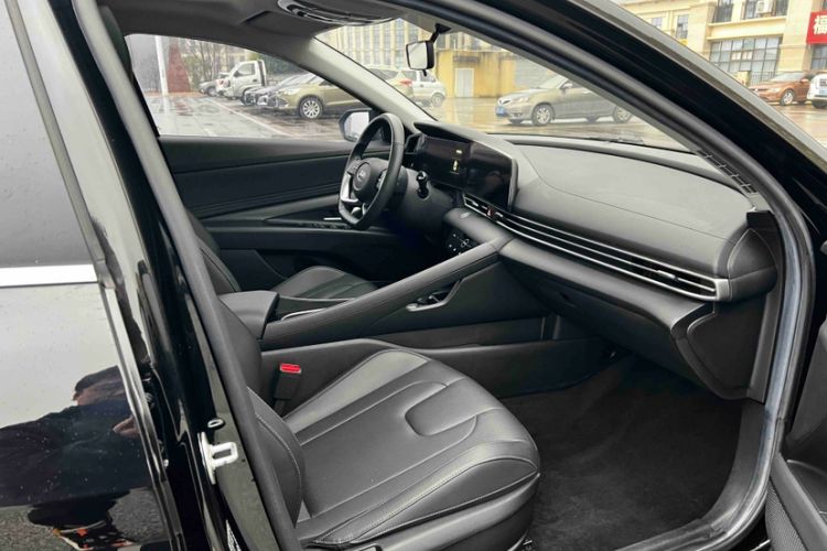 Used Hyundai Elantra 2021 1.5L CVT GLX Elite Edition
