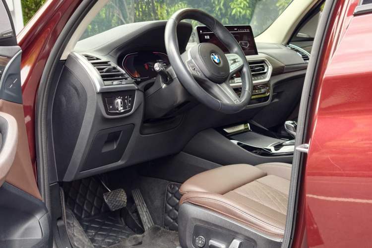 Used BMW X3 2022 Second Facelift xDrive30i Leading Edition M Night Sky Package Interior 1