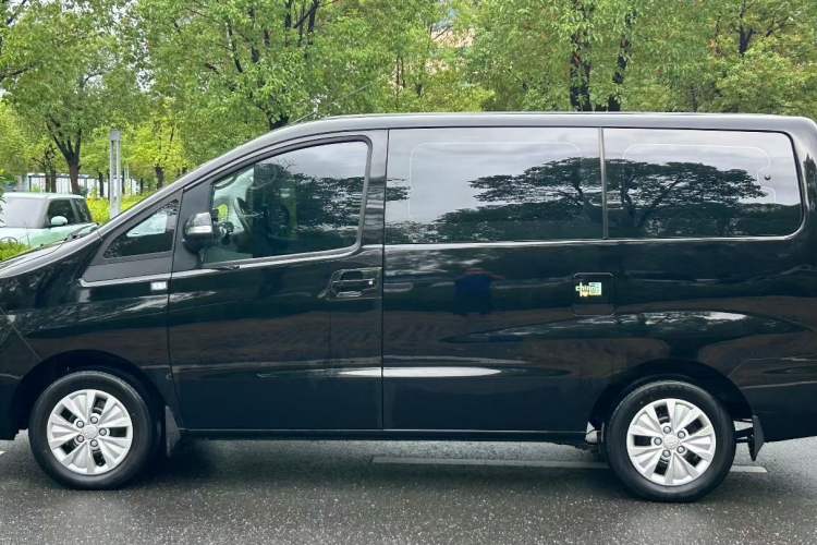 Used JAC Refine M3 2023 1.8L 7/8-Seater Comfort Edition
