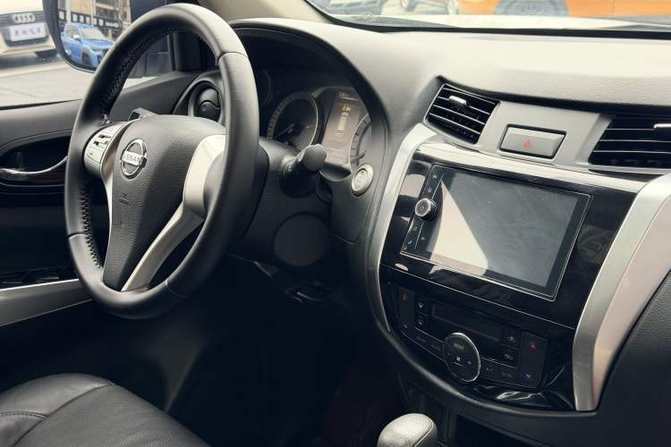 Used Nissan Terra 2018 2.5L Automatic 2WD Luxury Edition