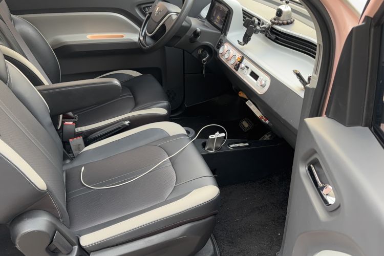 Used Wuling Hongguang MINIEV 2021 Macaron Premium Model – Lithium Iron Phosphate Interior 1