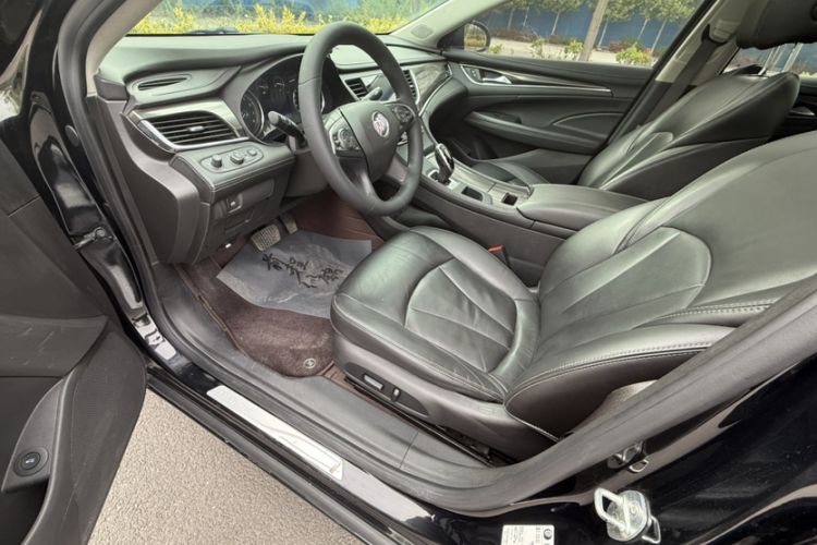 Used Buick LaCrosse 2022 652T Luxury Version Left Front Seat