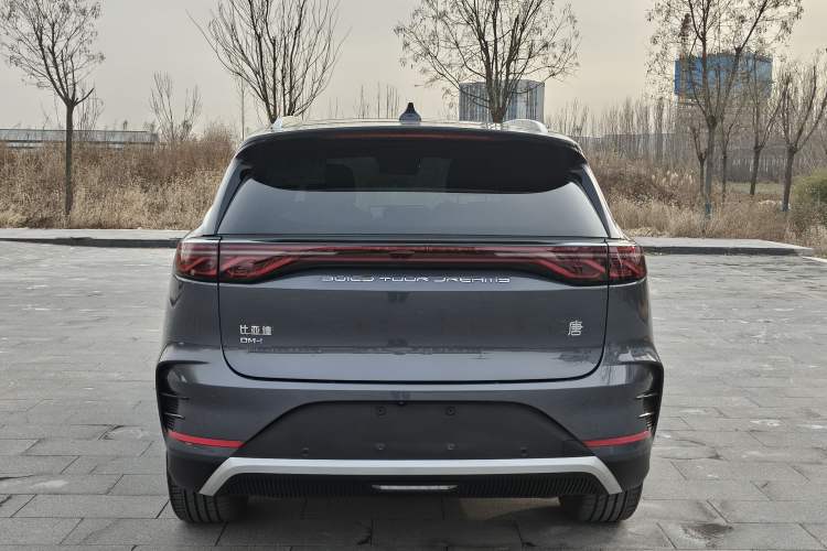 Used BYD Tang New Energy 2024 DM-i Glory Edition 112KM Flagship Model
