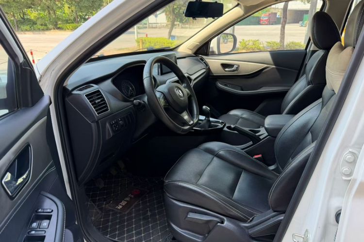 Used Dongfeng Fengon S560 2019 1.8L Manual Urban Model
