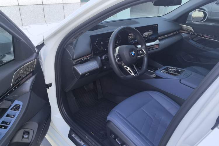 Used BMW 5 Series 2024 530Li Luxury Edition M Sport Package Interior 2