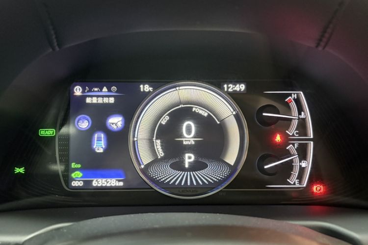 Used Lexus ES 2020 300h Premier Edition Odometer Close Up
