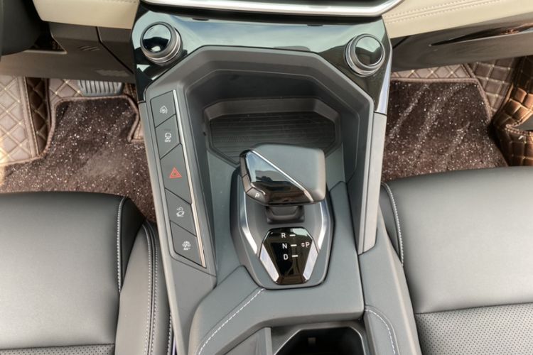 Used Lynk & Co 06 EM-P 2023 1.5T Remix PHEV Shero