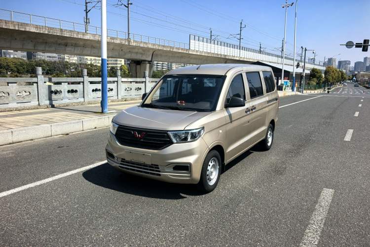 Used Wuling Hongguang V 2022 1.5L Jingqu Edition Electric-Assist LAR