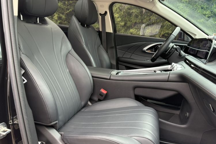 Used EXEED Lingyun 2025 300T Two-Wheel Drive Starry Edition