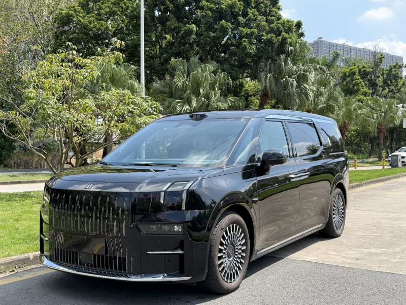 Used Zeekr 009 2024 Six-Seat Executive Version 4WD 108 kWh — 27