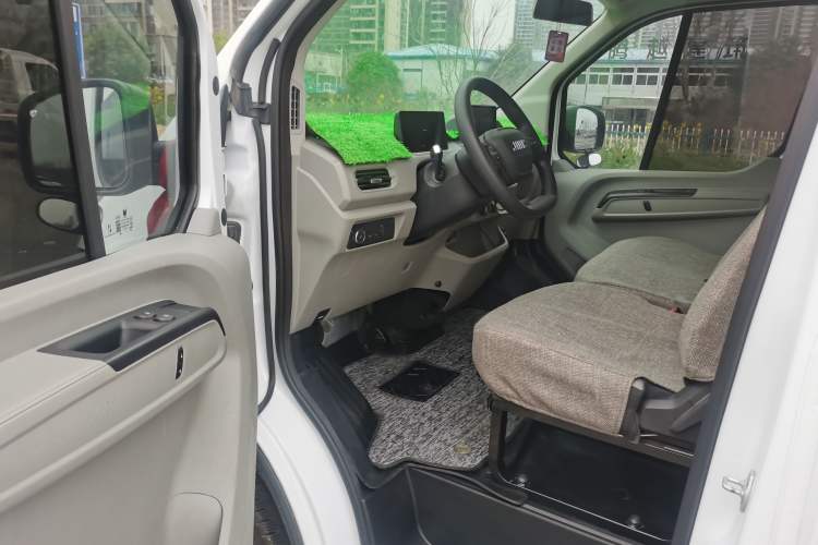 Used JMC E Fushun 2025 Model, Open Window Version, 41.86 kWh, Short Axle, Low-roof