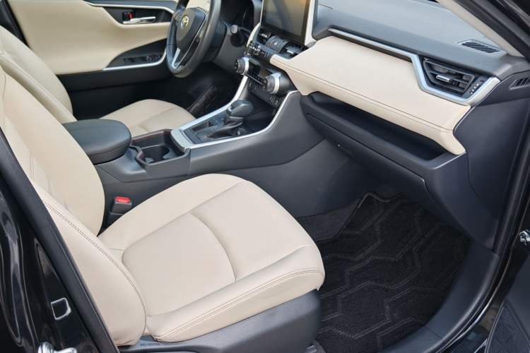 Used Toyota RAV4 2021 2.0L CVT Two-Wheel Drive Fashion PLUS Edition