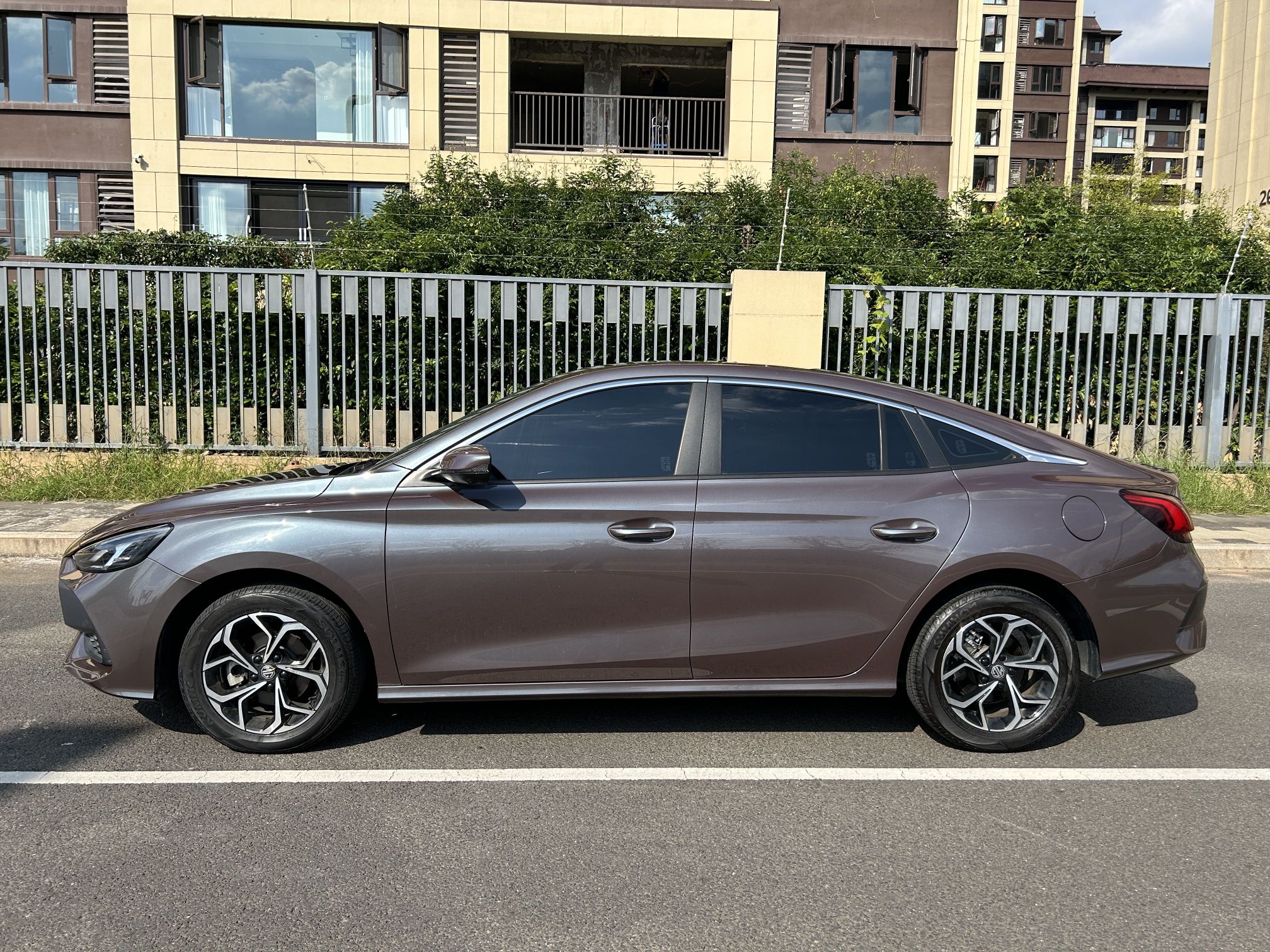 MG 5 2023 180 DVVT CVT Luxury Edition — снимка 14