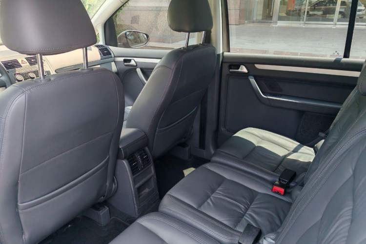 Used Volkswagen Touran 2015 1.4T DSG Comfort Edition 5 Seats