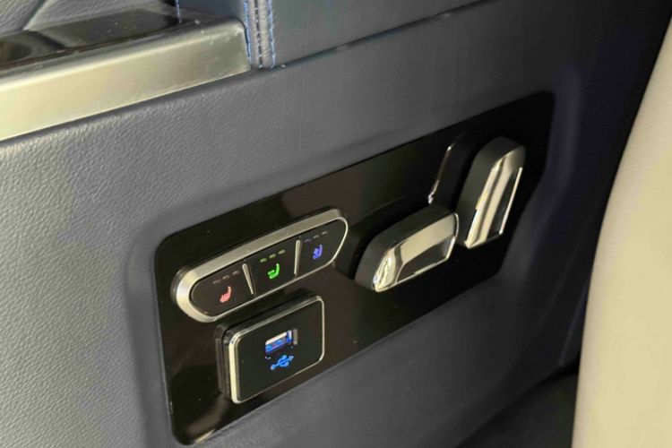 Used Buick GL8 2022 ES Landtrek 653T Comfort Edition