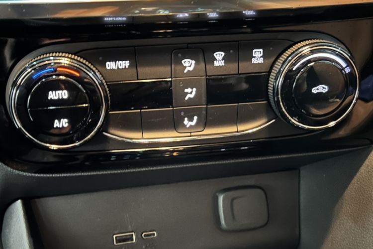 Used Buick Encore PLUS 2023 Smart Fun Edition