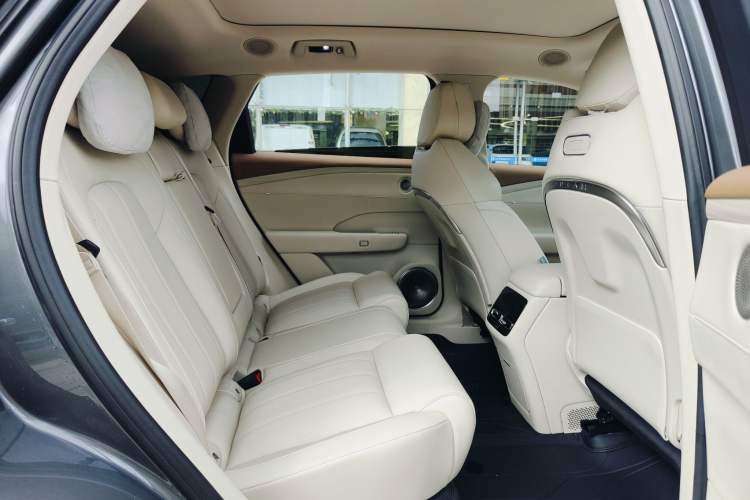 Used VOYAH FREE 2025 Model FREE+ Four-Wheel-Drive Qiankun Edition
