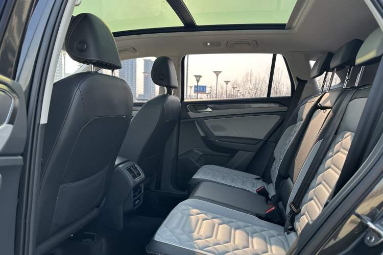 Used Volkswagen Tayron 2023 280TSI Two-Wheel-Drive Luxury Plus Advanced Version Interior 8