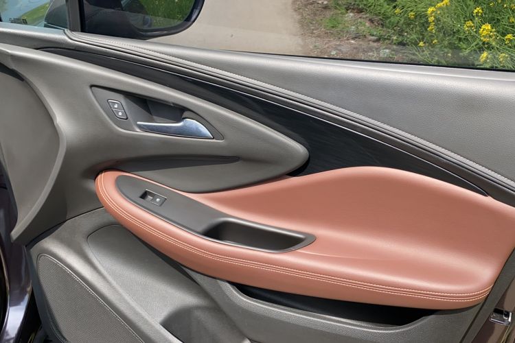 Used Buick Envision 2018 20T Two-Wheel Drive Luxury Model Interior 6