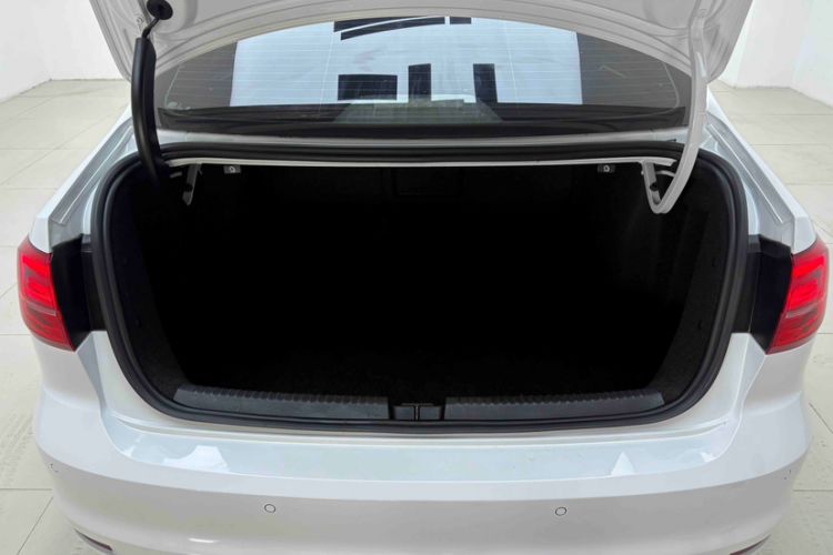 Used Volkswagen Sagitar 2018 1.6L Automatic Comfort Model Trunk