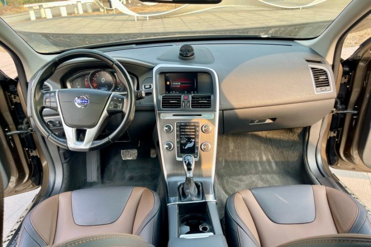 Used Volvo XC60 2015 T5 AWD Zhiyuan Edition
