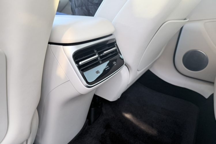 Used Hima Luxeed R7 2025 Range-Extended Version 251 km Max
