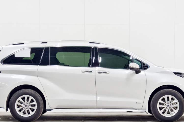 Used Toyota Granvia 2024 2.5L Hybrid Comfort Edition